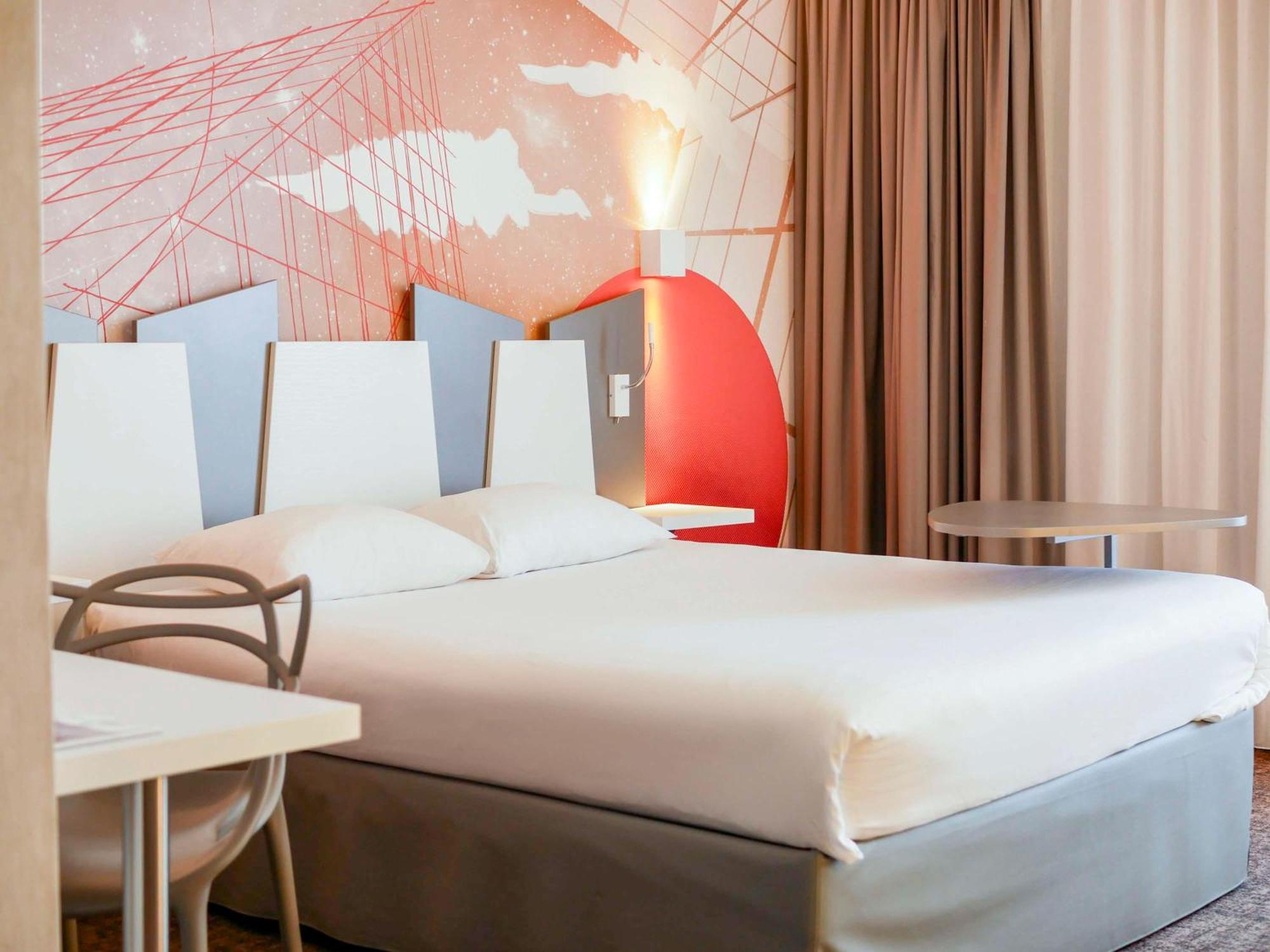 Ibis Styles Poitiers Centre Hotell Exteriör bild